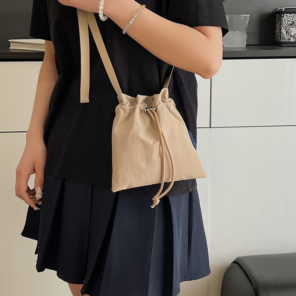 Quick-dry Nylon Shoulder Bag Korean Style Mobile Phone Bag Sweet Drawstring Bucket Bag  Outdoor