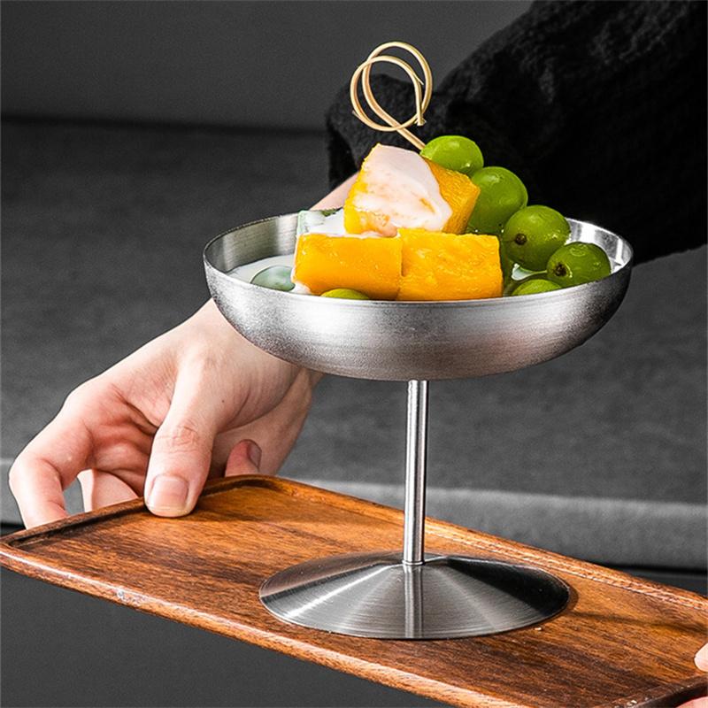304 Stainless Steel Martini Cups Cocktail Glass Ice Cream Dessert Goblet Drink Champagne Metal Wine Cup Restaurant Bar Utensils