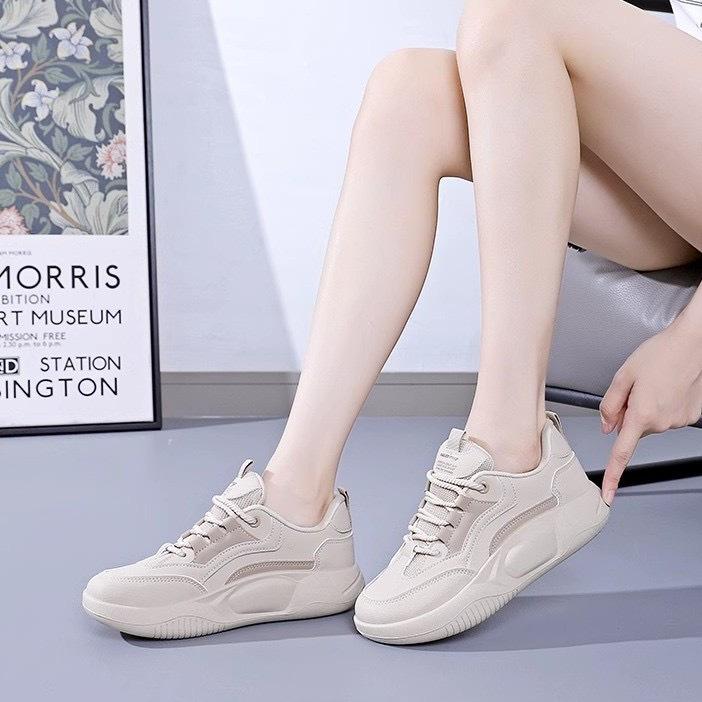 Популярные кожаные туфли для папы на толстой подошве, женская обувь осени 2025 года, новые легкие, мягкие, нескользящие, универсальные спортивные туфли на каждый день