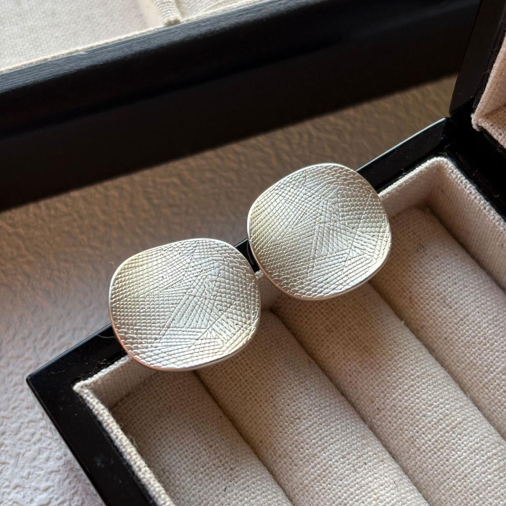 Серьги с текстурой, универсальная текстура, простые и модные, уникальные серьги-подвески, новые высококачественные и нишевые аксессуары