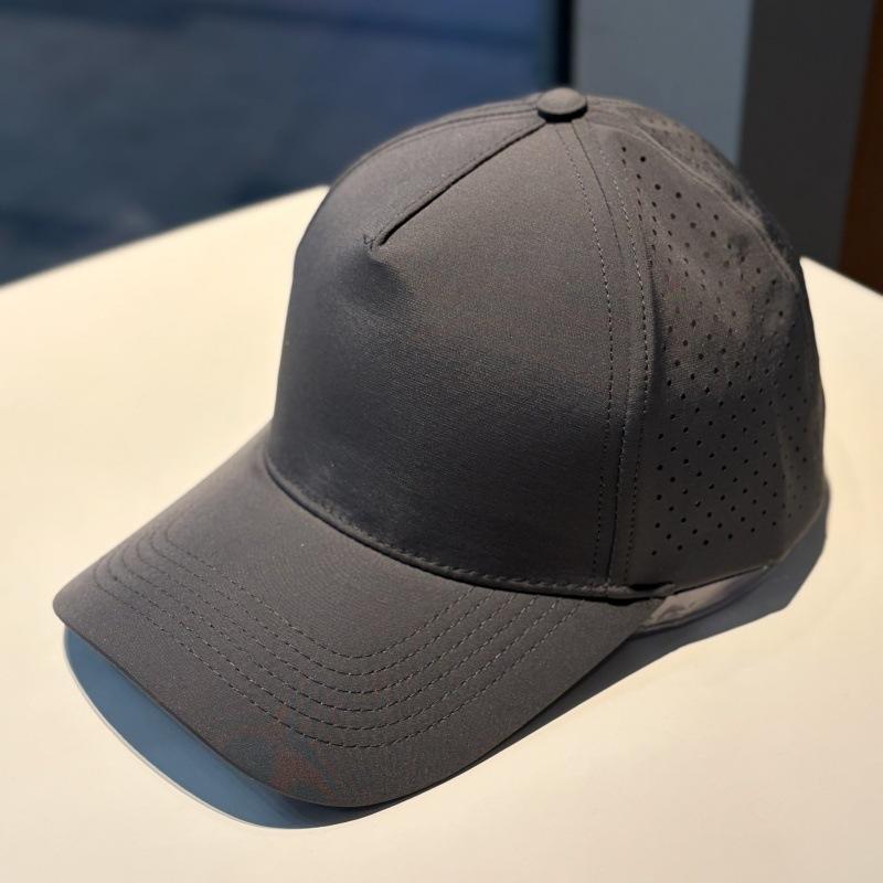 Blank Polyester Logo Waterproof Snapback Hat Hydro Baseball Caps Laser Cut Hole Perforated 5 Panel Quick Dry Trucker Hat Unisex