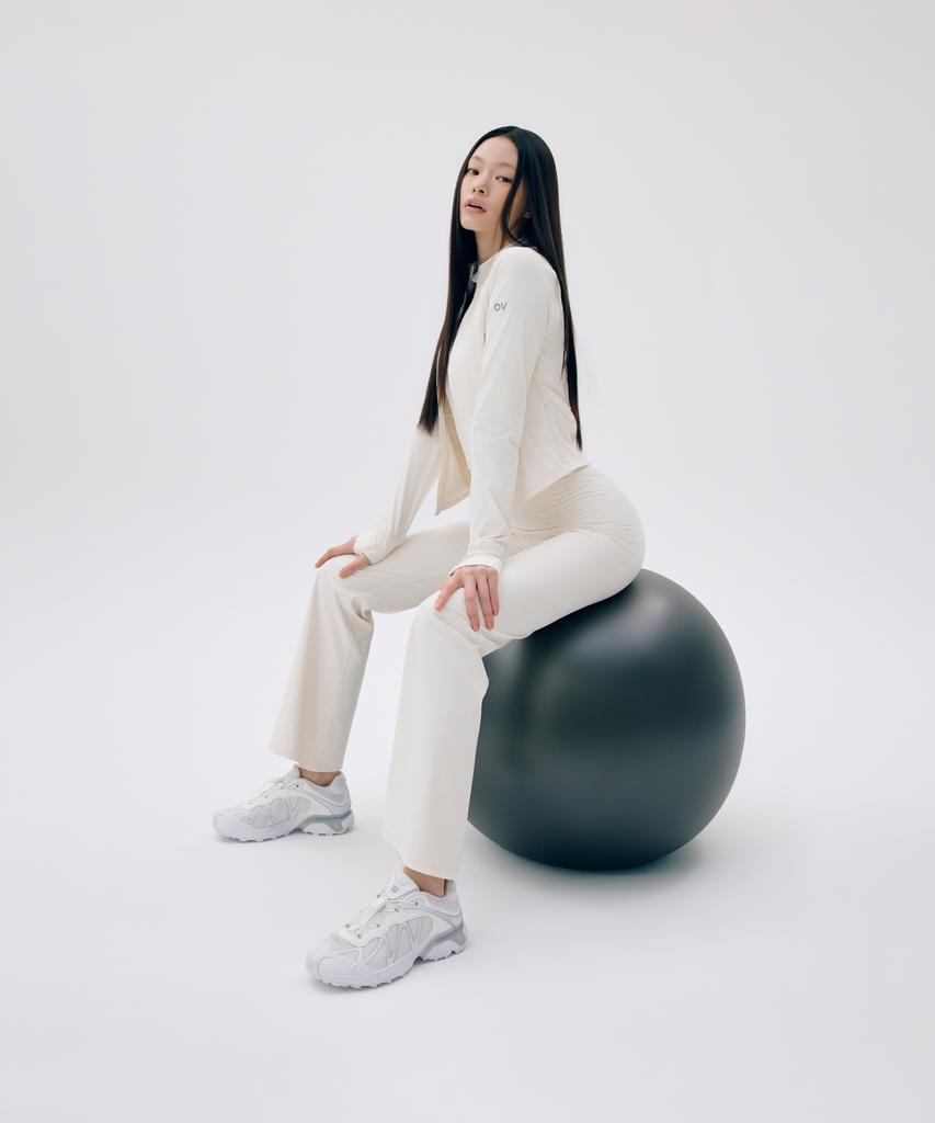 Ausdoeoboiseu (W)Леггинсы с расклешенными штанинами Technol-Ov™ Comfy Flex (черный)