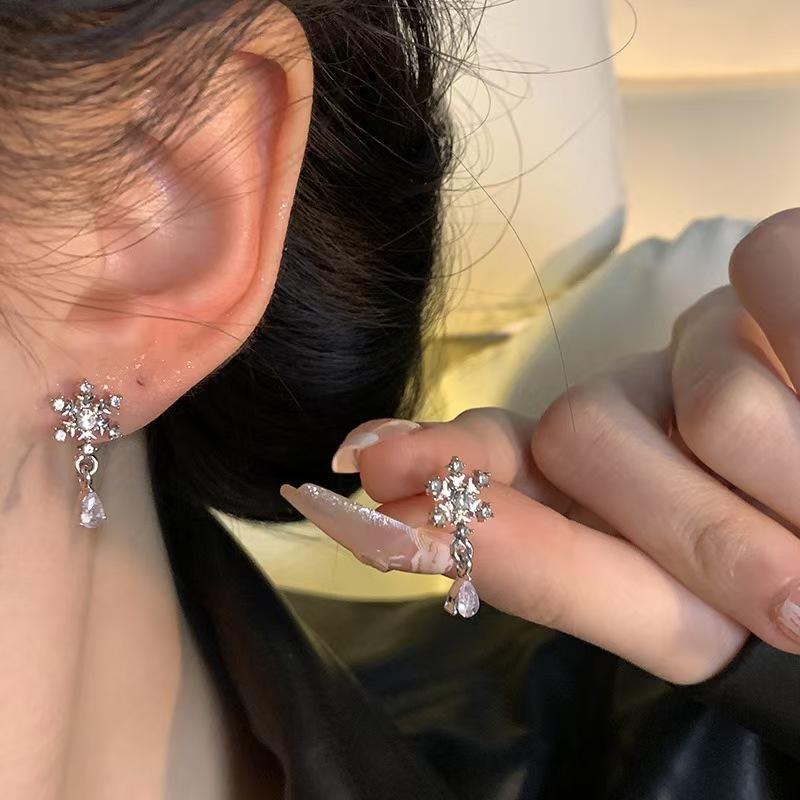 Роскошные серьги-снежинки из циркона для женщин, украшенные стразами, для девочек, подарок на вечеринку