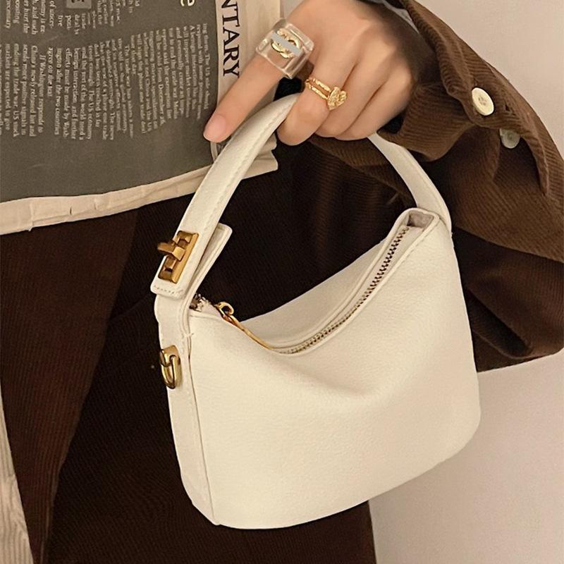 2025 trendy and popular work lunch box bag cloud small bag women's PU leather soft leather mini portable messenger bag