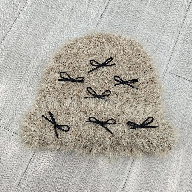 Универсальная для лица маленькая милая бантик вязаная теплая шапка на осень и зиму женская плюшевая шапка первая шапка