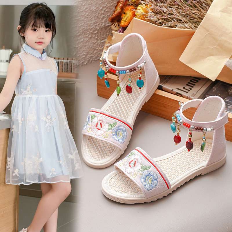 Девочки сандалии 2025 новый летний корейская версия принцесса обувь на мягкой подошве этнический стиль дети старшего возраста дети римская обувь