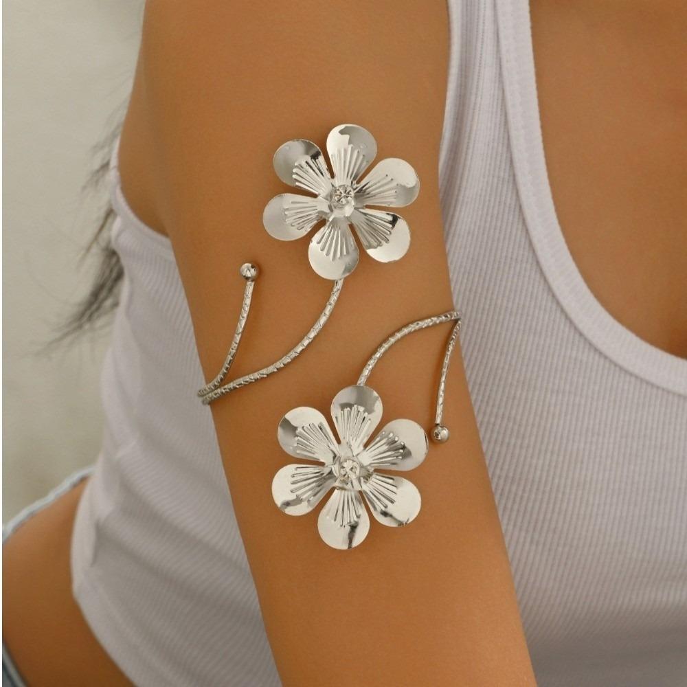 Bohemia Style Flower Bracelet Adjustable Armband Vintage Open Arm Bangle Hand Jewelry