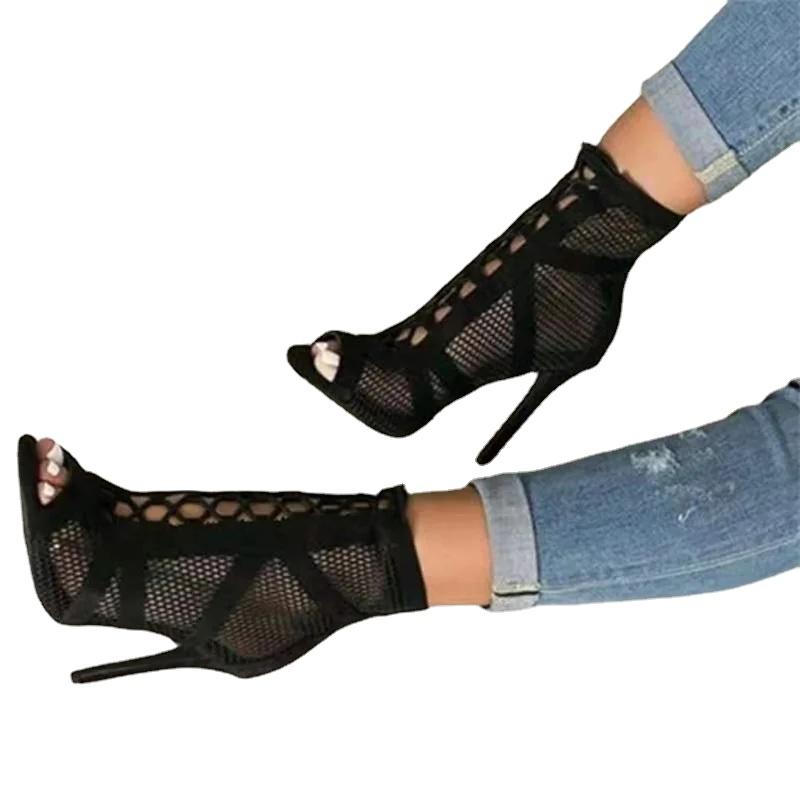 Новый показ мод, сексуальные сандалии на высоком каблуке из черной сетчатой ​​ткани с перекрестными ремешками, женская обувь, туфли-лодочки, сандалии с открытым носком на шнуровке, повседневная сетка