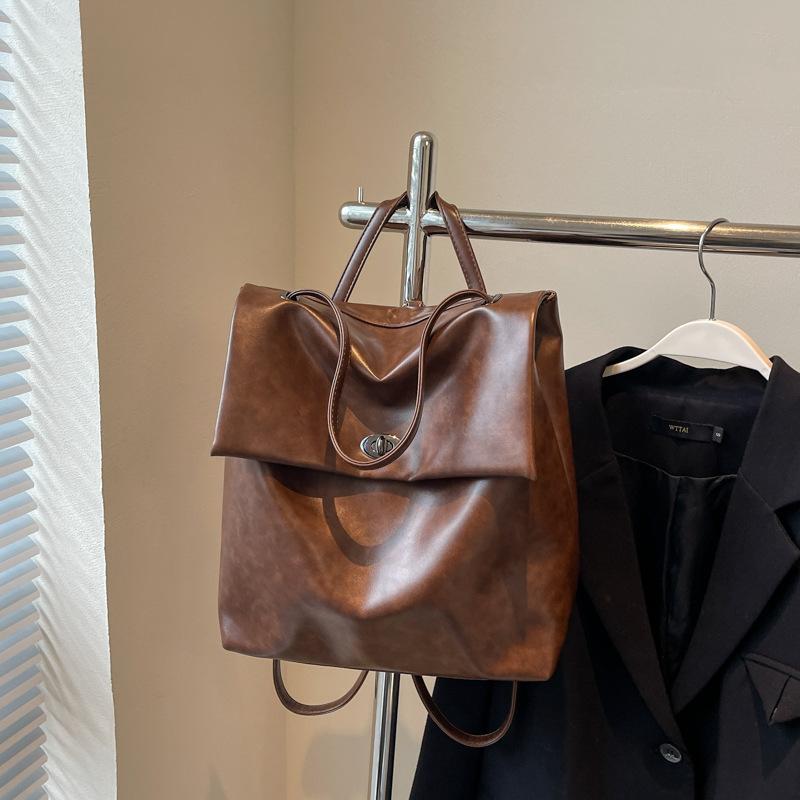 Korean version ins fashion backpack women's 2025 autumn and winter new simple casual large capacity versatile short-distance backpack