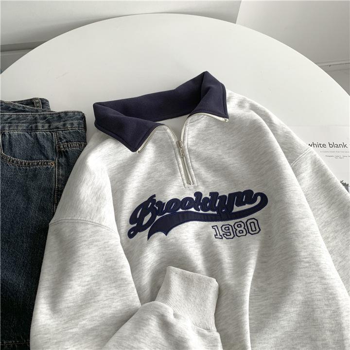 Женский светло-серый худи в стиле ретро с вышивкой и повседневной молнией до середины груди