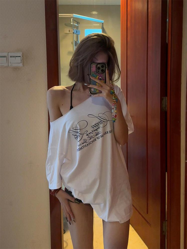 Повседневная женская белая футболка с открытым плечом и одним рукавом