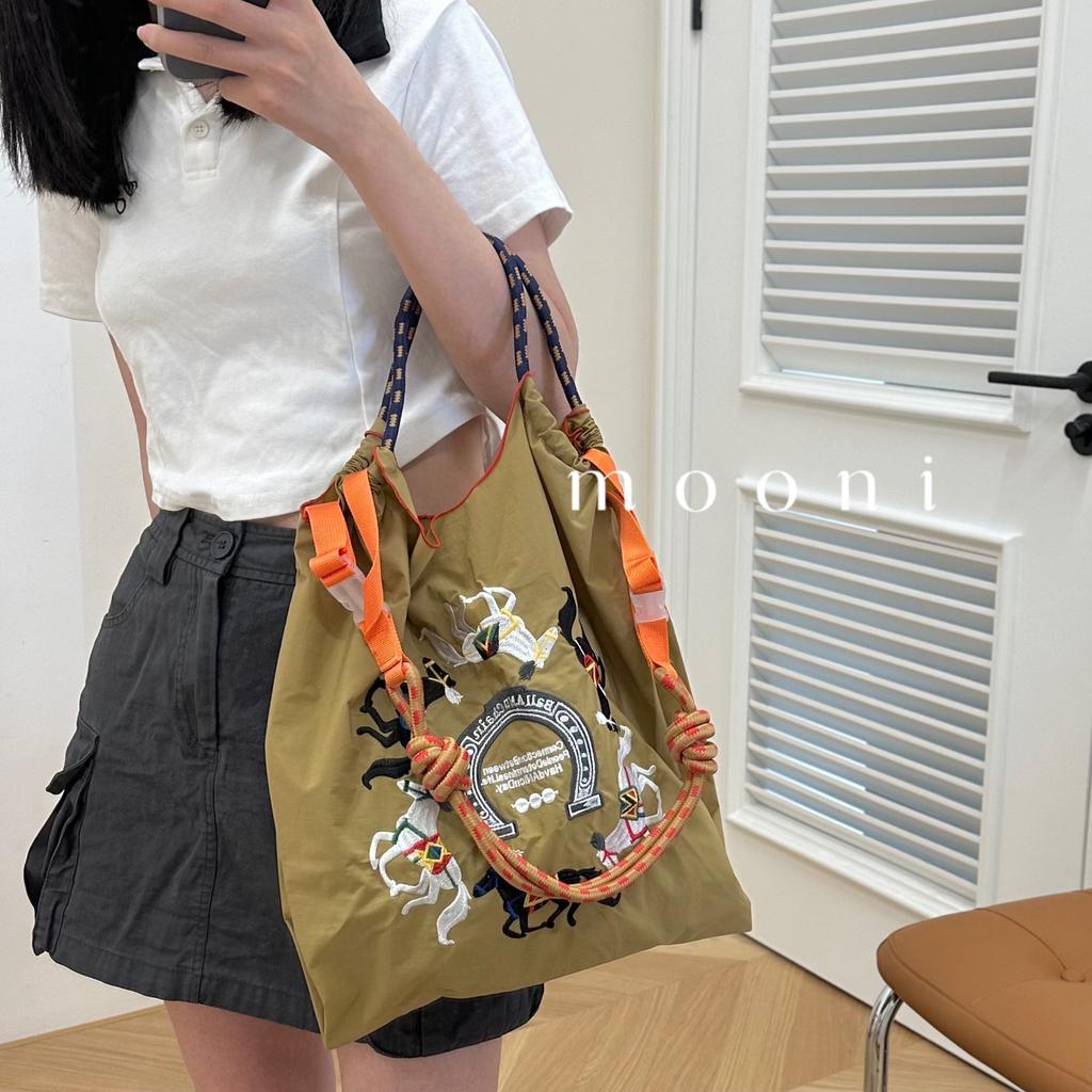 Embroidery Shopping Bag Women'S Fashion Niche Large Capacity Shoulder Bag Tide