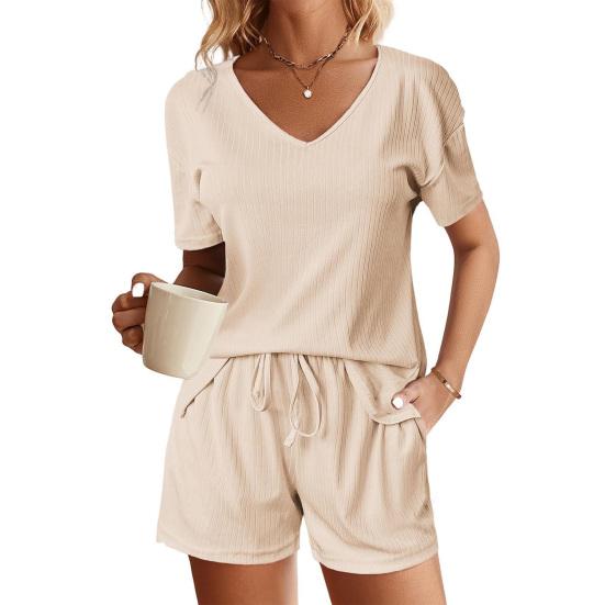 Женский летний комплект из 2 предметов: футболка с коротким рукавом и V-образным вырезом, эластичные шорты на талии, однотонный свободный покрой, повседневный наряд