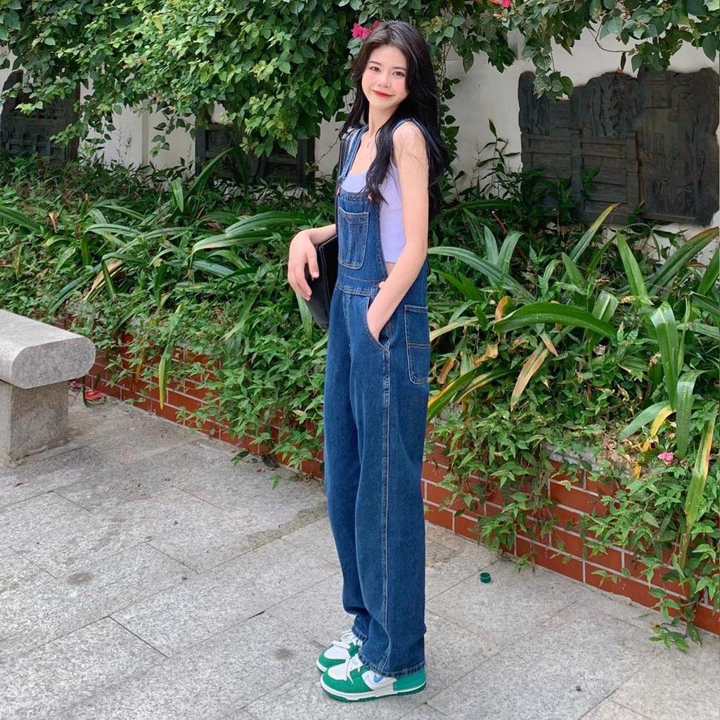 «Женский облегающий джинсовый комбинезон прямого кроя в стиле ретро 2025 года — универсальный вариант для весны и осени»