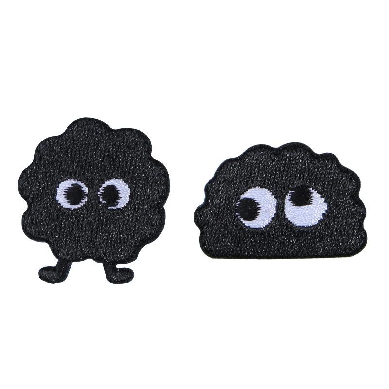 Салон автомобиля, крыша, потолок, окурок, след от сигареты, дымовое отверстие, ремонт следов от дыма, заплатка для ремонта, наклейка на тряпку