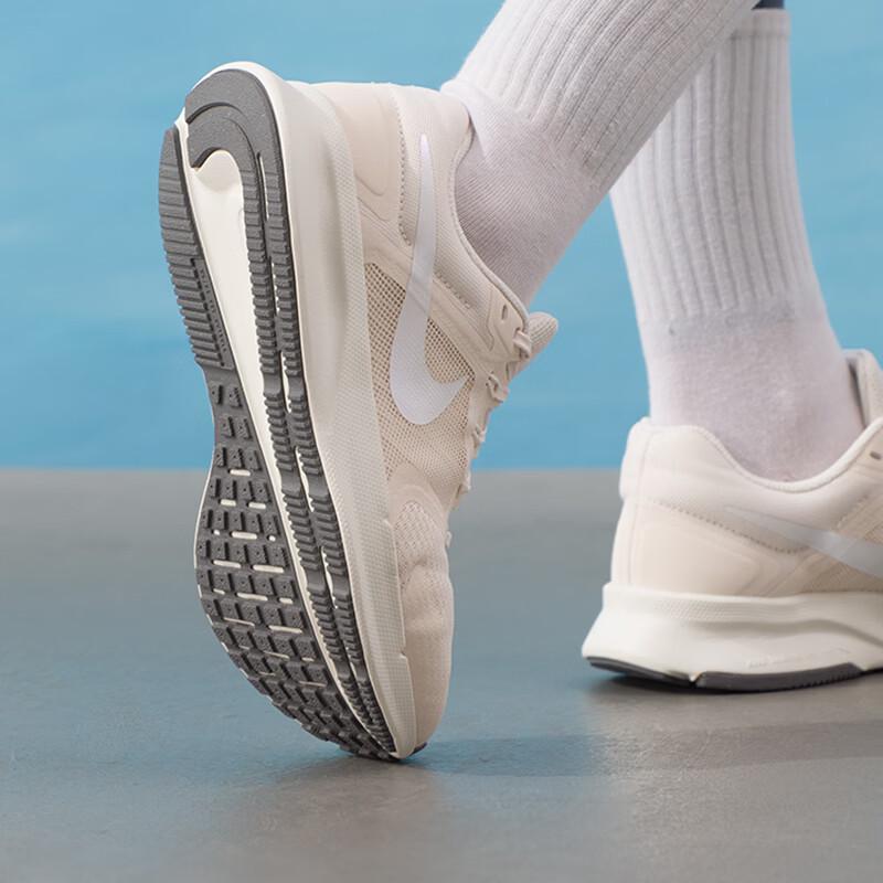Nike DR2698-111 Беговая и повседневная обувь