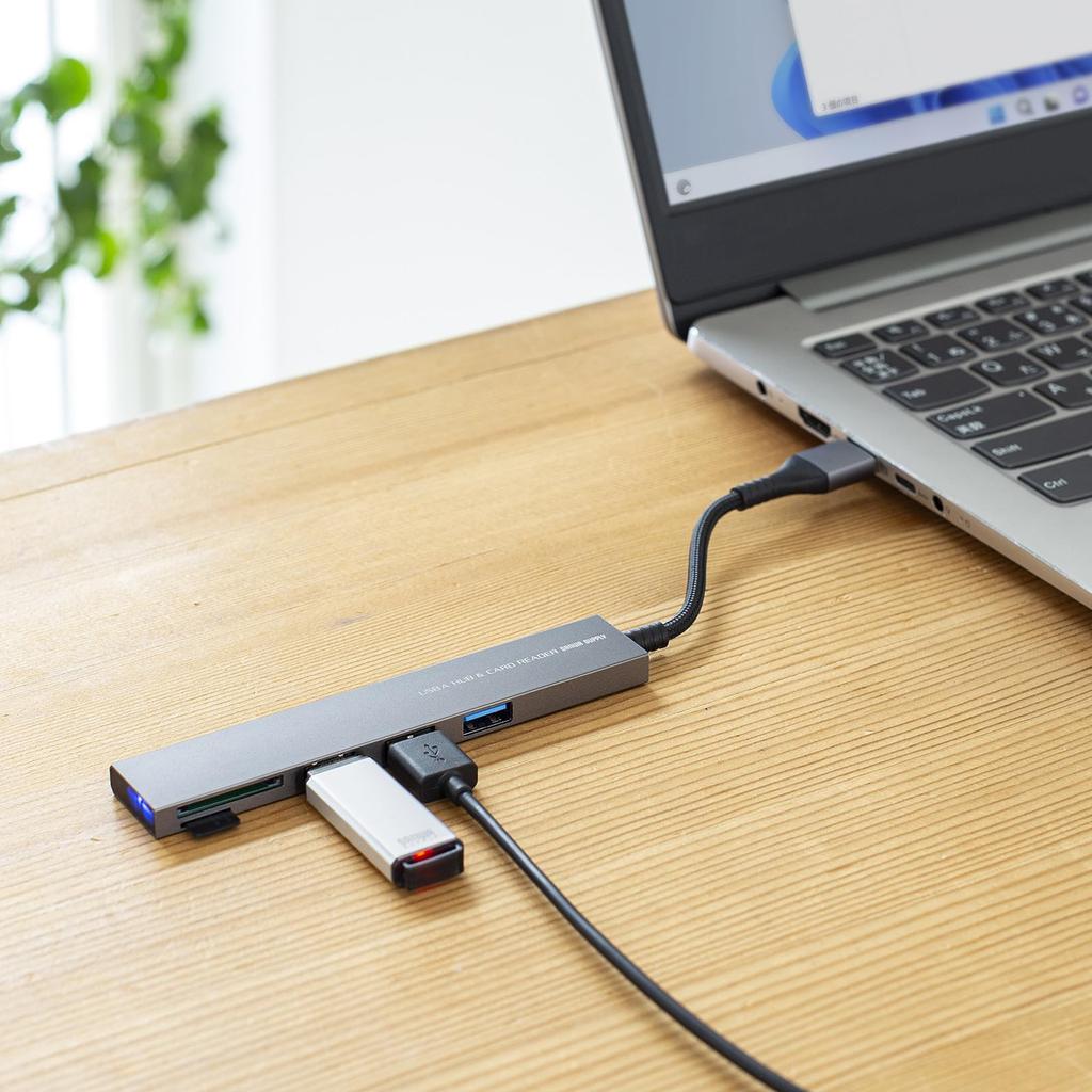 Sanwa Supply Тонкий USB-хаб 5 Гбит/с со встроенным картридером и 3 портами (с подключением USB-A) USB-3HC320MS