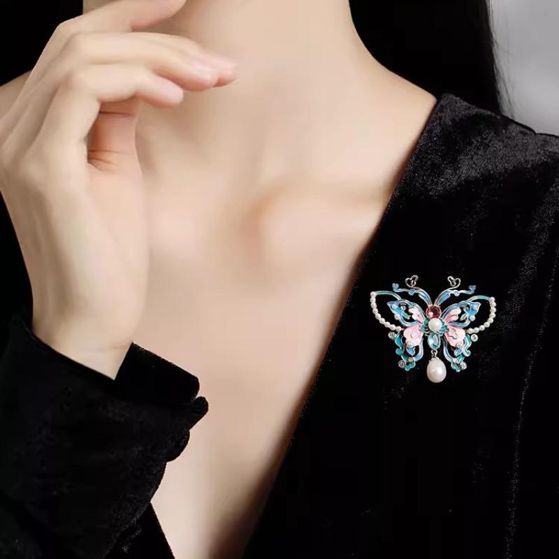 Enamel Butterfly Brooch for Women, Chinese Style, Pearl Brooch, Elegant and High-end Cheongsam Coat Pin