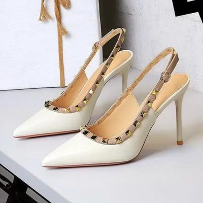 Мода Высокие каблуки Шпилька Супер высокий каблук Лакированная кожа С шипами С ремешком сзади Женские туфли