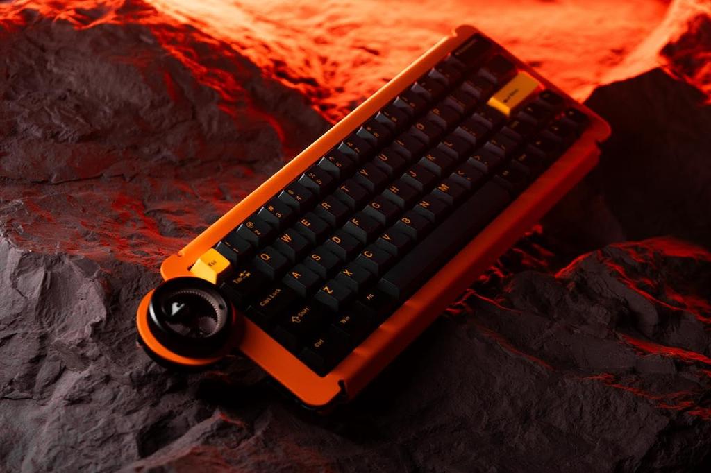 DRY STUDIO Ледяное Кольцо 63 RT HE Магнитное Проводное Игровое TTC Магнитный Эффект Холла Легкий RGB Игровой Аксессуар Звездный Оранжевый Клавиатура, 0,01 мм