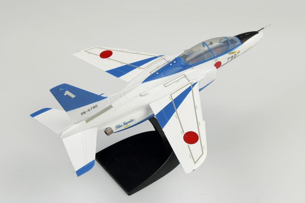 PLATZ ВВС Японии Blue Impulse 2024 Пластиковая модель 1/100 Самооборона T-4 BLU-2024