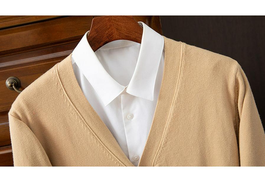 Men's Plus Size V-neck Knit Cardigan Sweater for Autumn & Winter