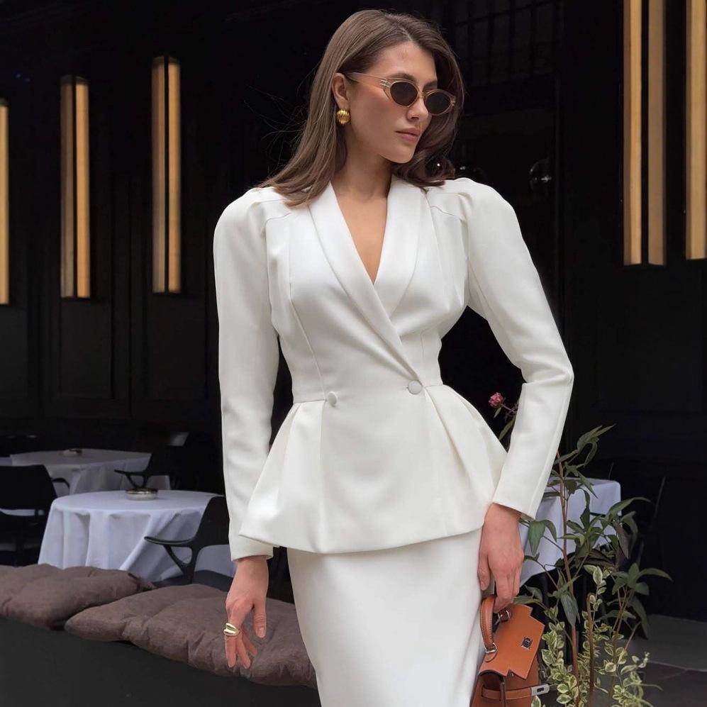 Женский повседневный комплект: топ с V-образным вырезом и облегающая юбка, лето 2025