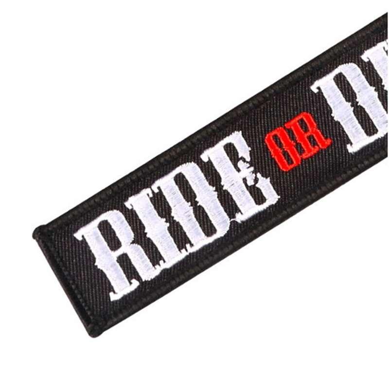 Удалите перед полетом ЧТО МЫ ГОВОРИМ БОГУ СМЕРТИ Брелок Ювелирные изделия