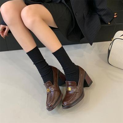 Ретро лоферы в британском стиле 2025 новая платформа высокий каблук маленькие кожаные туфли ленивые на одном педале толстый каблук одинарные туфли