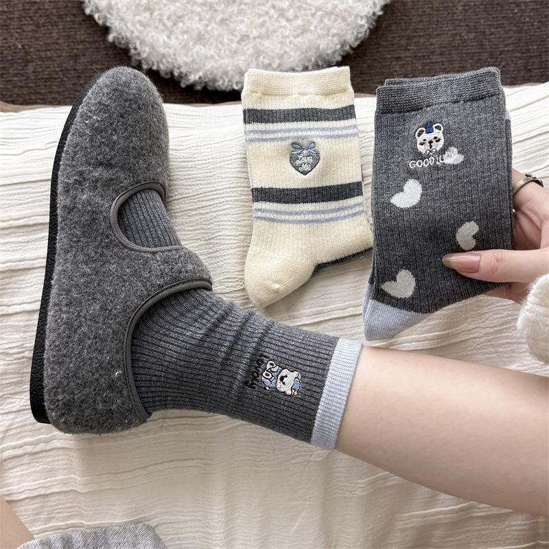 Grey Embroidered Cartoon Bear Mid-calf Socks for Women, Thick and Warm Woolen Socks for Autumn and Winter