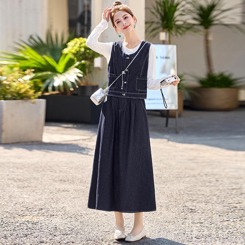 Женский летний джинсовый комплект-тройка темно-синего цвета 2025: Рубашка с коротким рукавом, юбка миди и юбка от костюма в корейском стиле