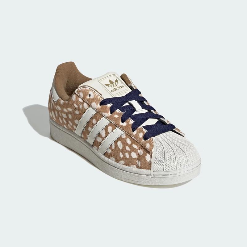 adidas Повседневная обувь Superstar II W
