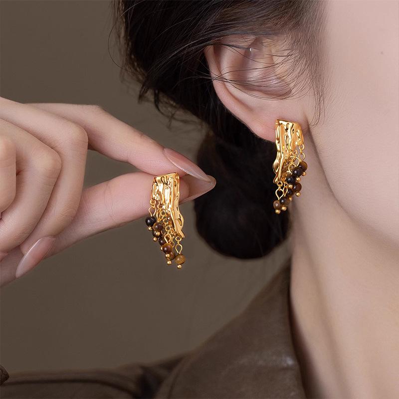 Серьги с кисточками из смолы "Серебряная игла": Стильный, Универсальный, Премиум.