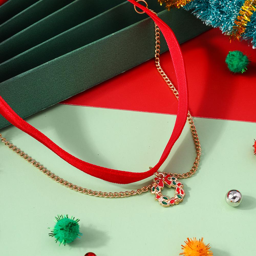 Velvet Christmas Wreath Necklace: Creative Multilayer Clavicle Chain Jewelry
