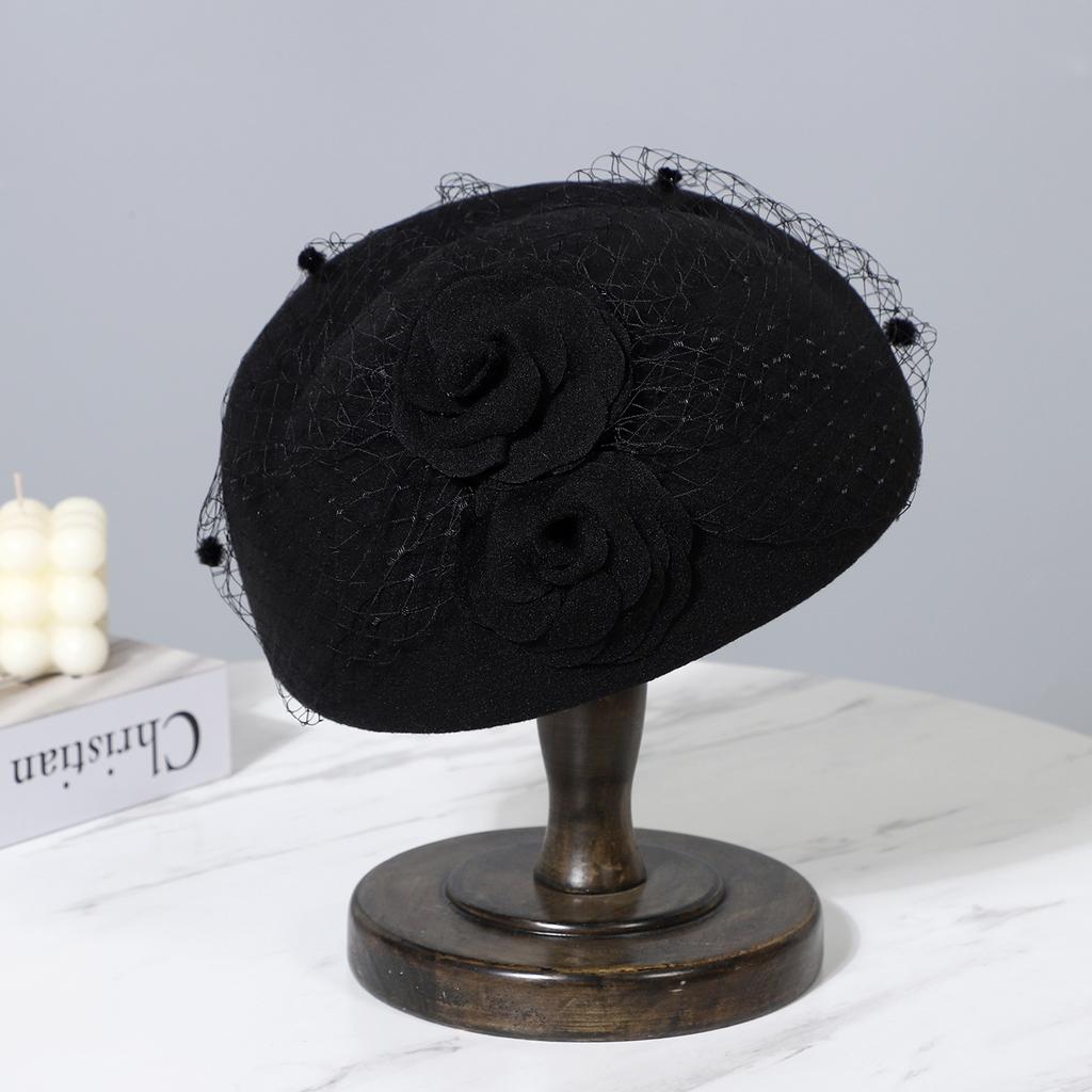 Woolen hat women's autumn and winter top hat fashion trendy flower wool felt hat British retro mesh beret white