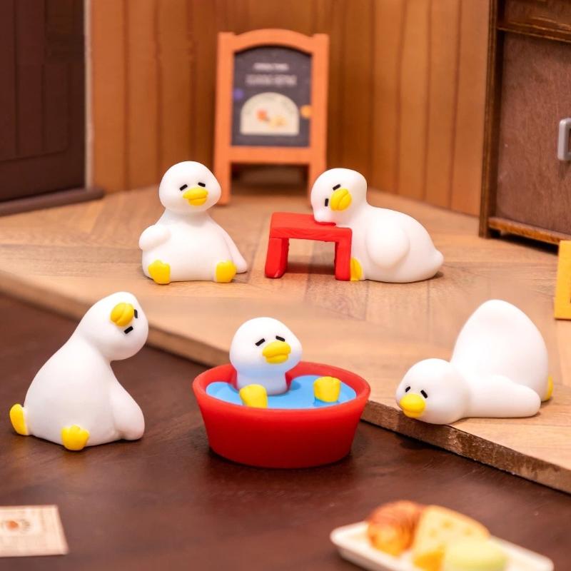 7PCS Miniature Duck Ornaments Lovely Tiny Duck Figurine Toys Lightweight Small Decor for Dollhouse Kids Birthday Party Gifts