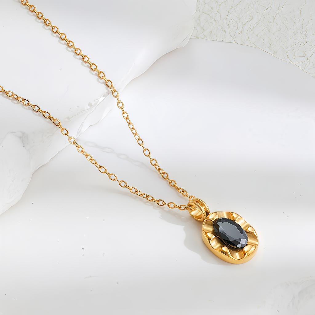French Retro Engraved Black Agate Necklace Gentle Light Luxury Titanium Steel Necklace Does Not Fade Women'S