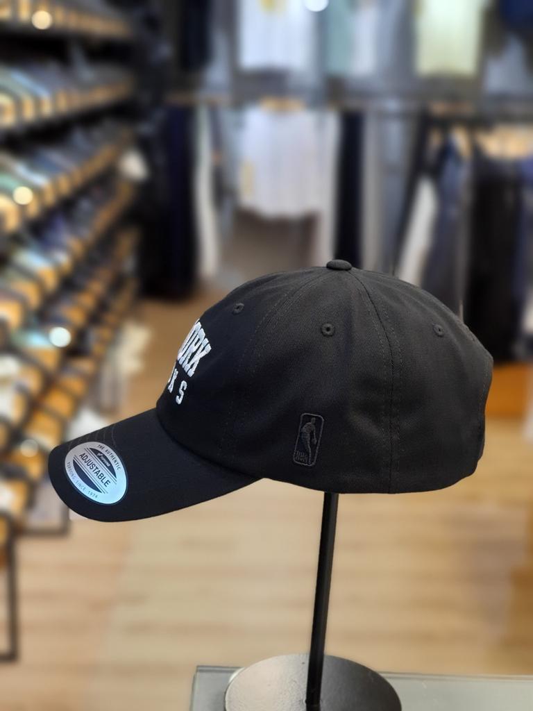 NBA Unisex New York Knicks Team Lettering Point Overfit Soft Ball Cap N245AP242P (19)