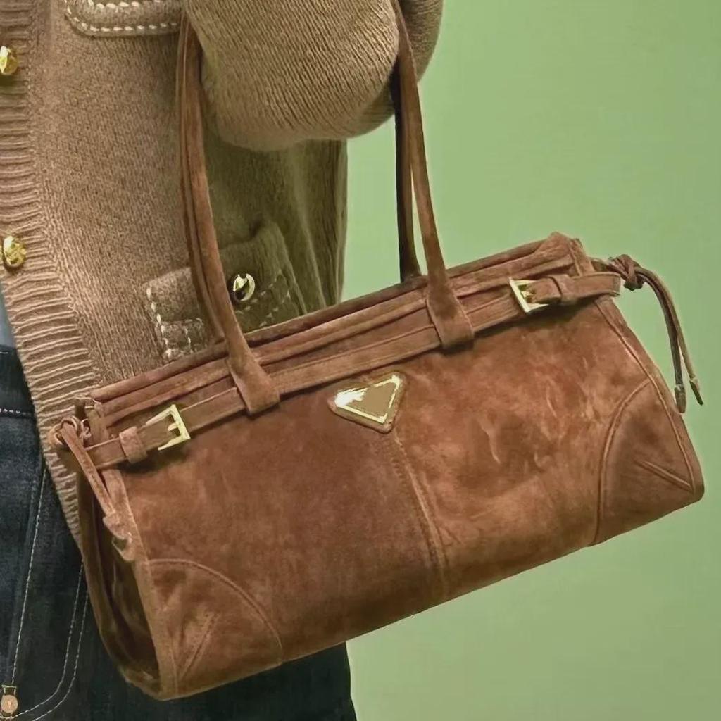 2024 Модная замшевая сумка-тоут — универсальная, большая и маленькая, через плечо для женщин