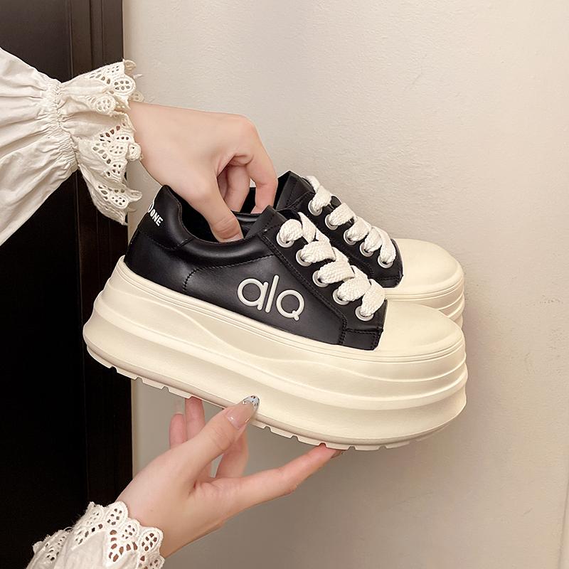 Кроссовки Женская обувь для женщин На толстой подошве Роскошная обувь Носок круглой формы Тренд Платформа Спортивные Женские Дышащие Повседневные Кеды для скейтборда