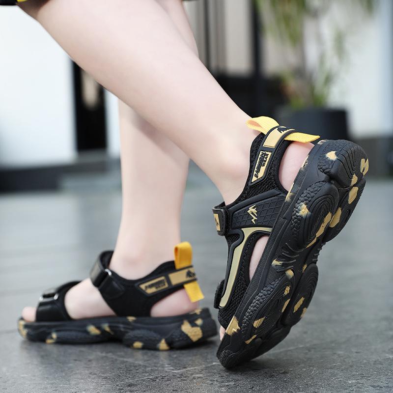 Повседневные легкие пляжные сандалии для мальчиков, мягкая подошва, для учеников начальной школы, на высоком каблуке, средние и большие размеры, водонепроницаемые, новые модели