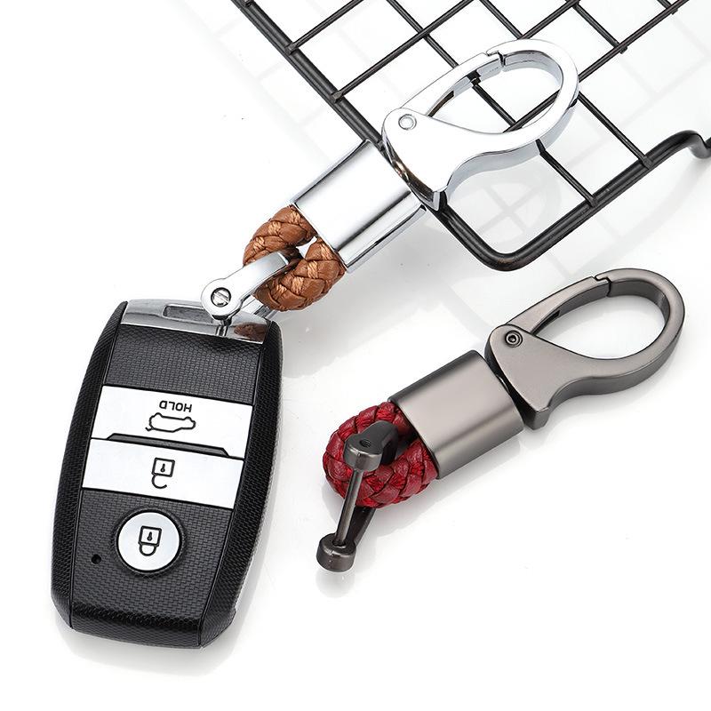 Плетеный брелок из кожи и металла: Прочный аксессуар для мужчин и женщин