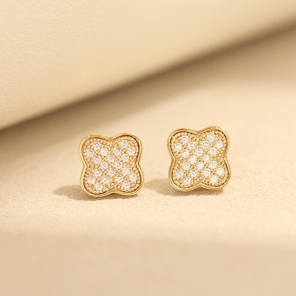 Classic fashion micro-inlaid zircon gold and silver gold-plated earrings versatile leaf stud earrings without ear holes ear clip earrings for women