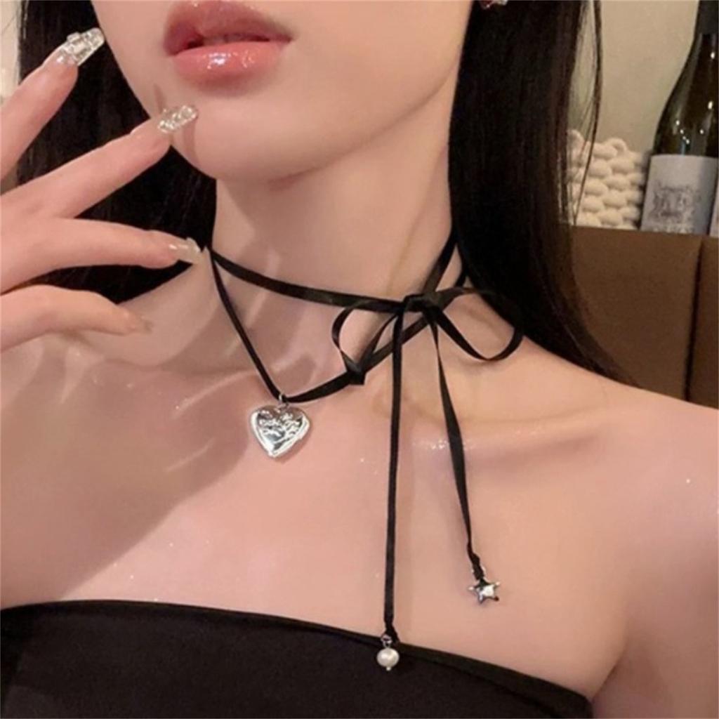 Enchanting Heart-shaped Bow Tie Neck Chain Fashion Jewelry Accessory For Valentines Day, Daily or Party Occasions All Seasons