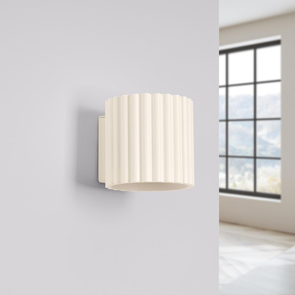 Aura beige G9 wall lamp