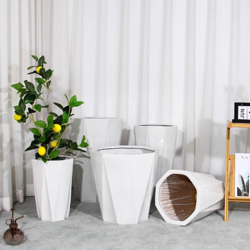 Очень большой керамический горшок с низкой талией