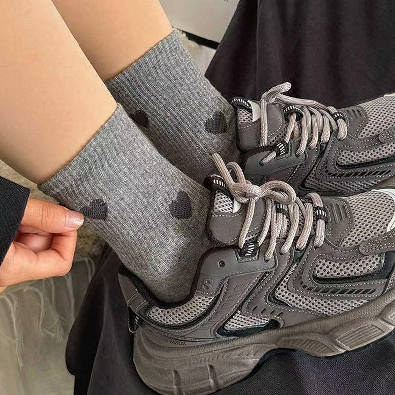 Women's Autumn and Winter Mid-calf Love Socks Sweat-absorbent Breathable Women's Socks