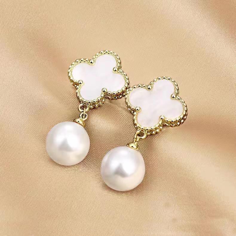 Серьги Lucky с четырехлистным клевером и жемчугом, женские нежные свежие новые серьги, сто и легкие роскошные маленькие ароматные серьги-ветры