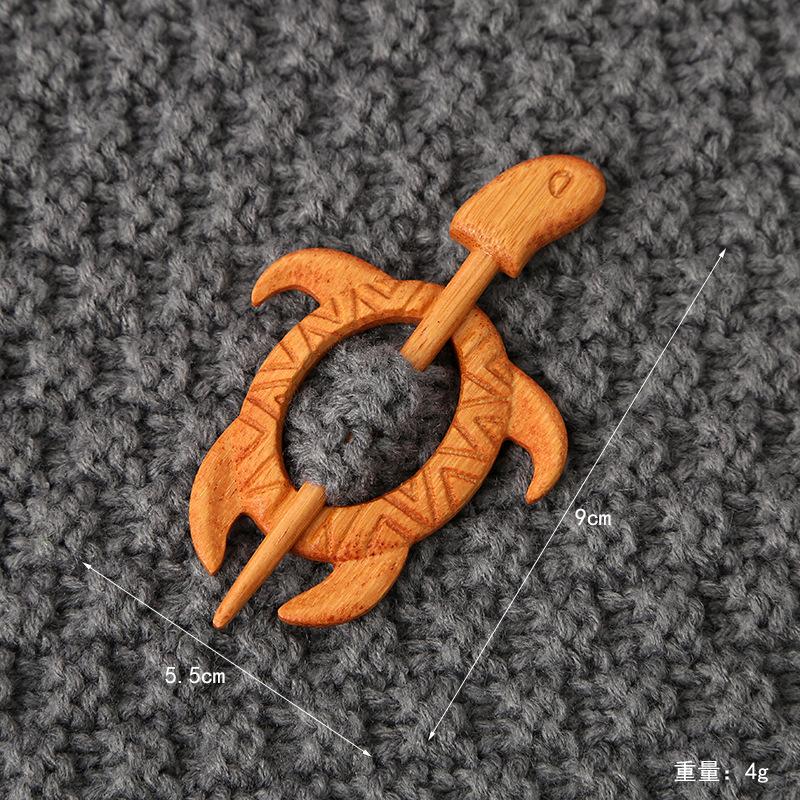 Brooch Pin with Woodenanimal Pattern