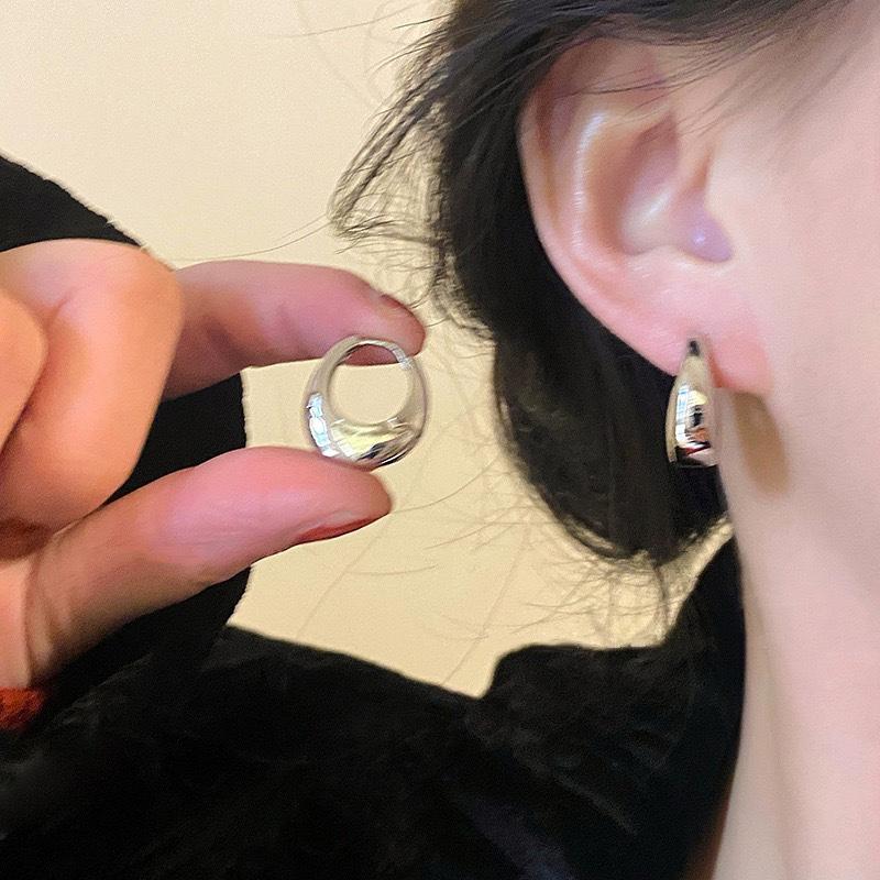 1Pair Minimal Design Metal Exaggerated Geometric Ear Stud Earrings For Women Girls Fashion Temperament Jewelry Party Accessorie